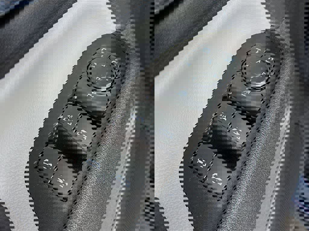 Used 2020 Chevrolet Equinox LT w/ LPO, Floor Liner Package image 29