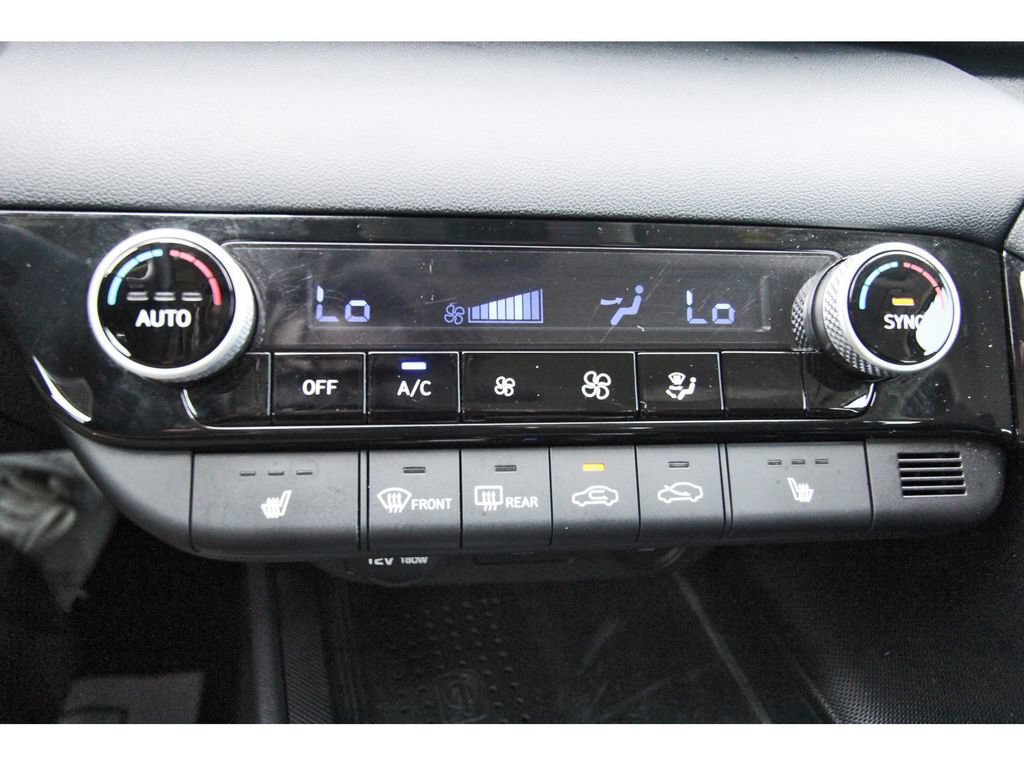 Used 2022 Hyundai Elantra SEL w/ Convenience Package FWD image 26
