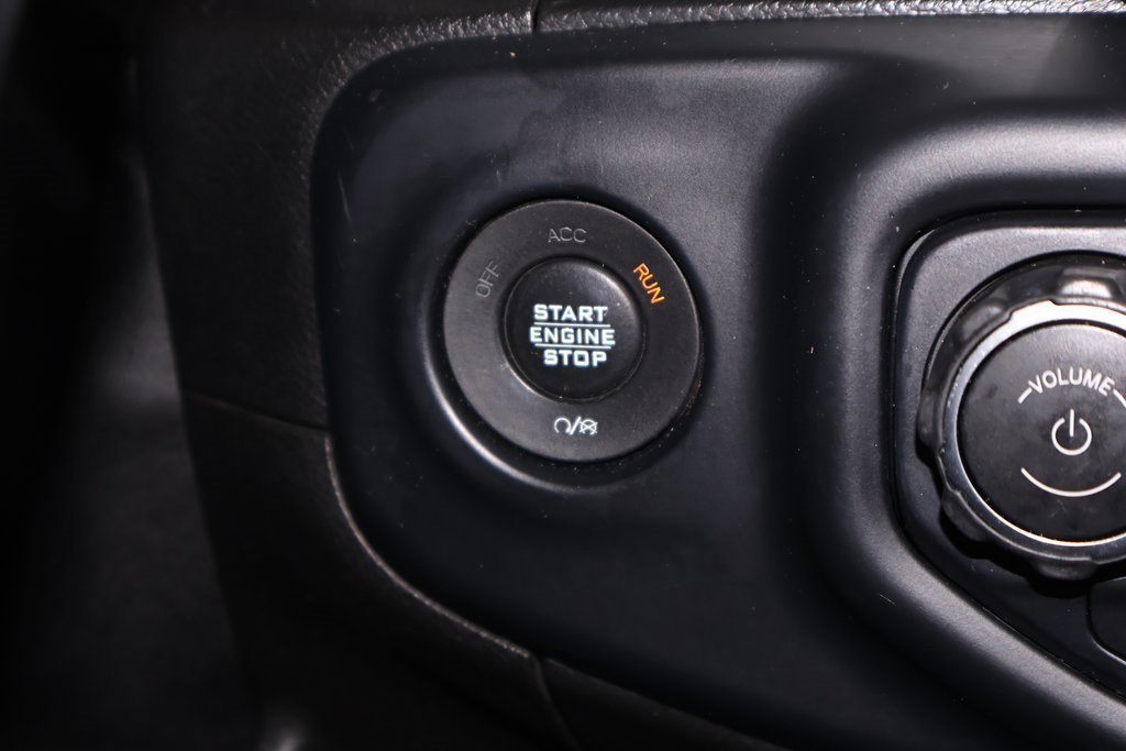 Used 2019 Jeep Wrangler Unlimited Sahara w/ Uconnect 4C Nav & Sound Group image 26