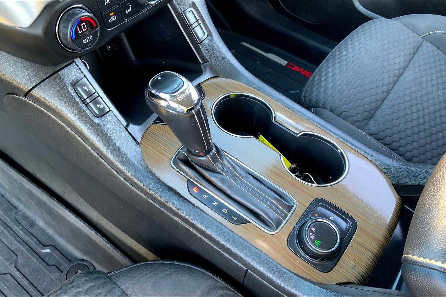 Used 2019 GMC Acadia SLE w/ Driver Alert Package I image 14