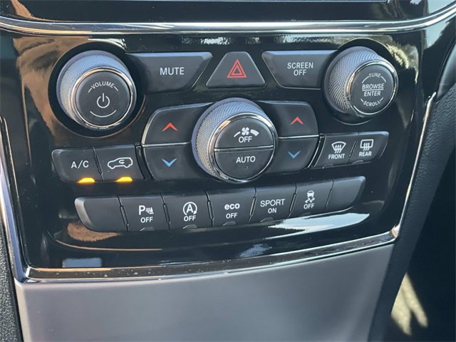 Used 2022 Jeep Grand Cherokee Laredo X image 16