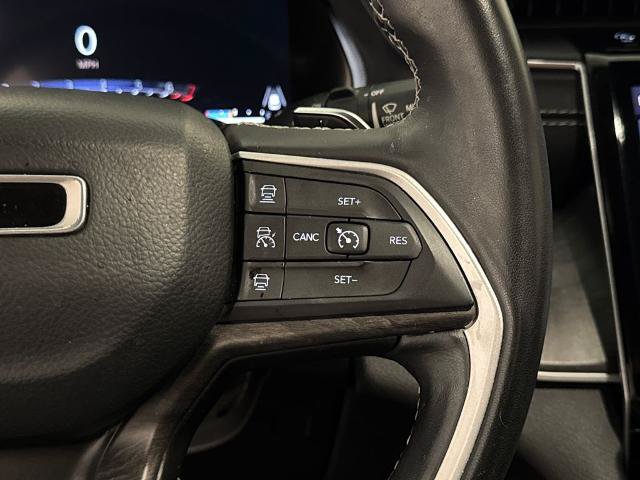 Used 2022 Jeep Grand Cherokee L Limited AWD/4WD image 19