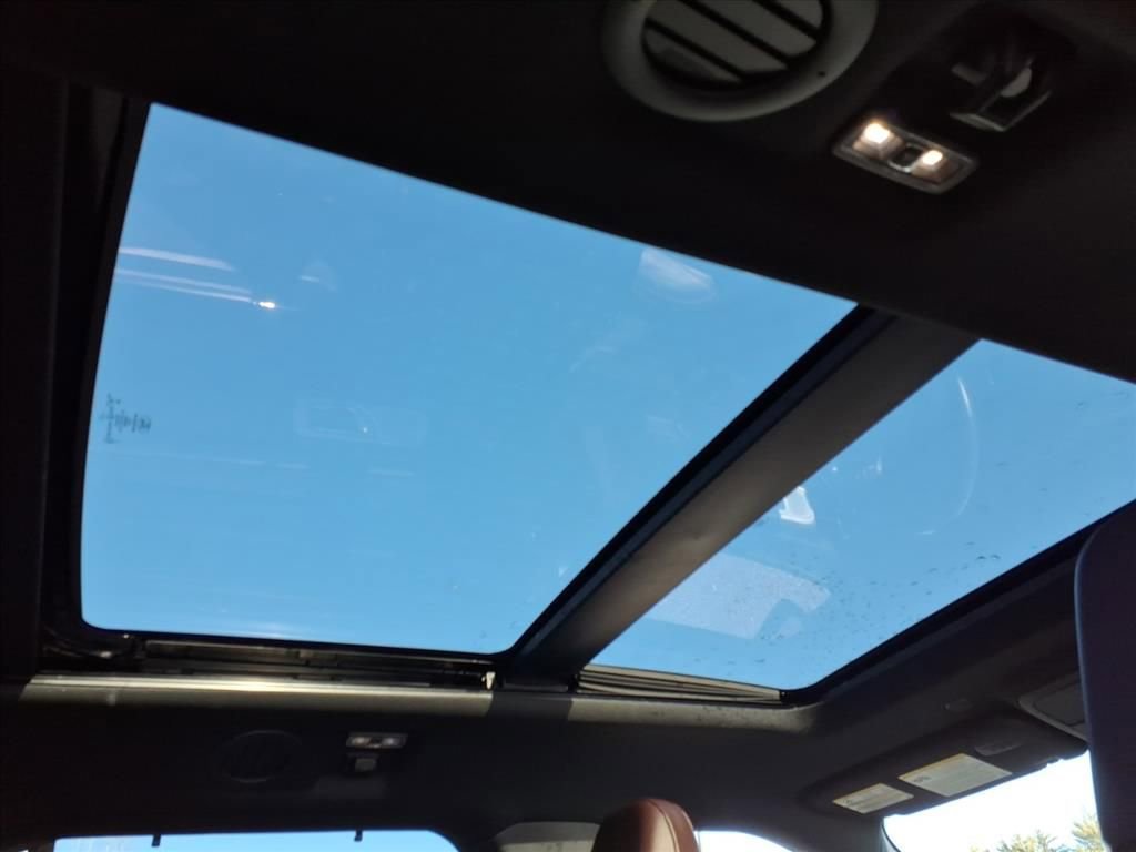 Certified 2021 Ford Explorer Platinum w/ Equipment Group 601A image 10