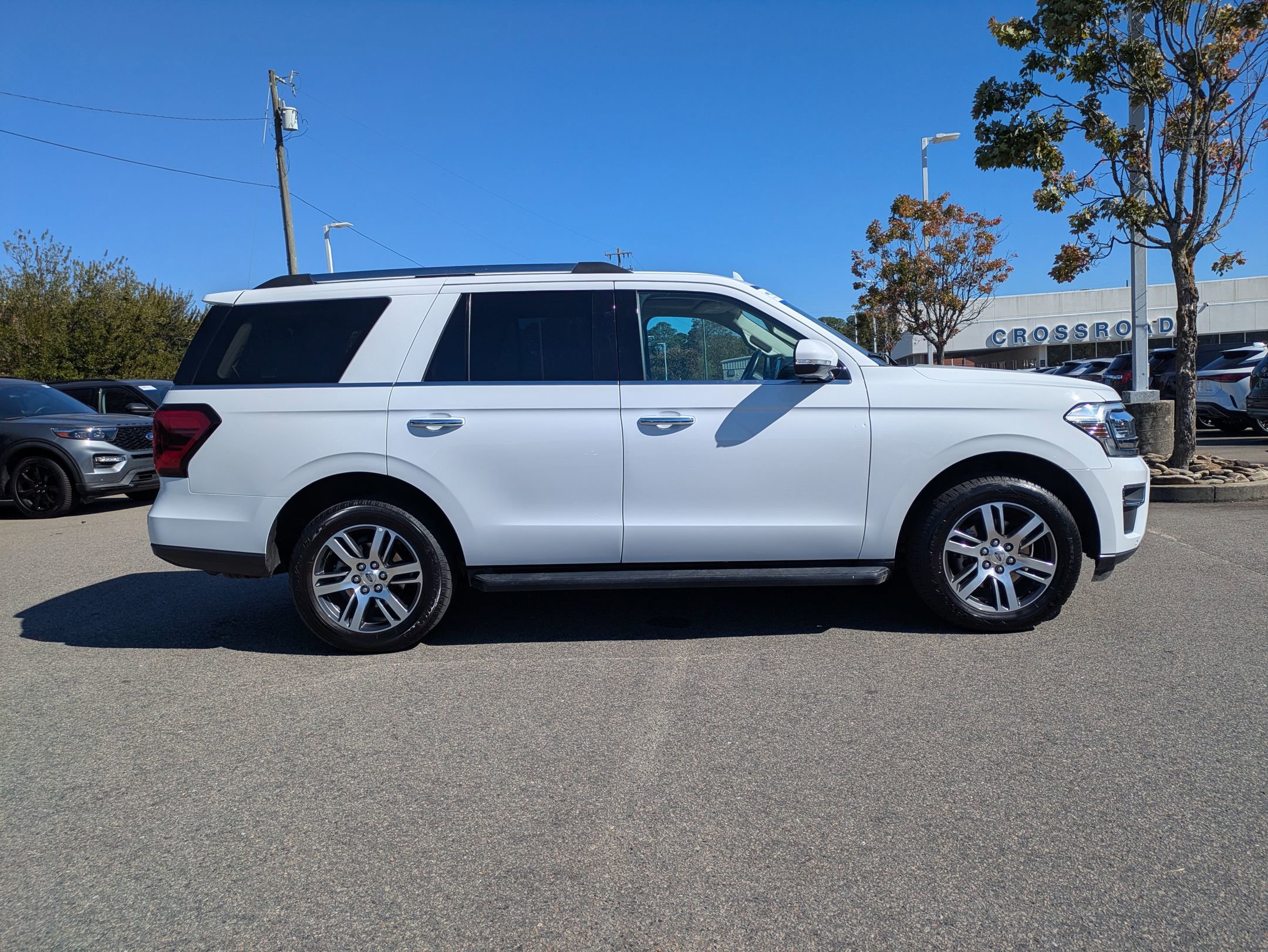 Certified 2024 Ford Expedition Limited image 3