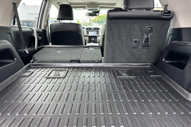 Used 2021 Toyota 4Runner SR5 Premium image 17