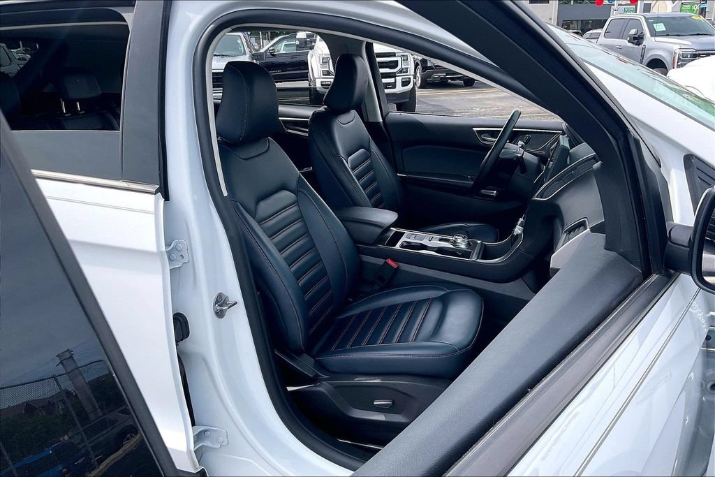 Certified 2023 Ford Edge SEL w/ Sport Appearance Package AWD/4WD image 6