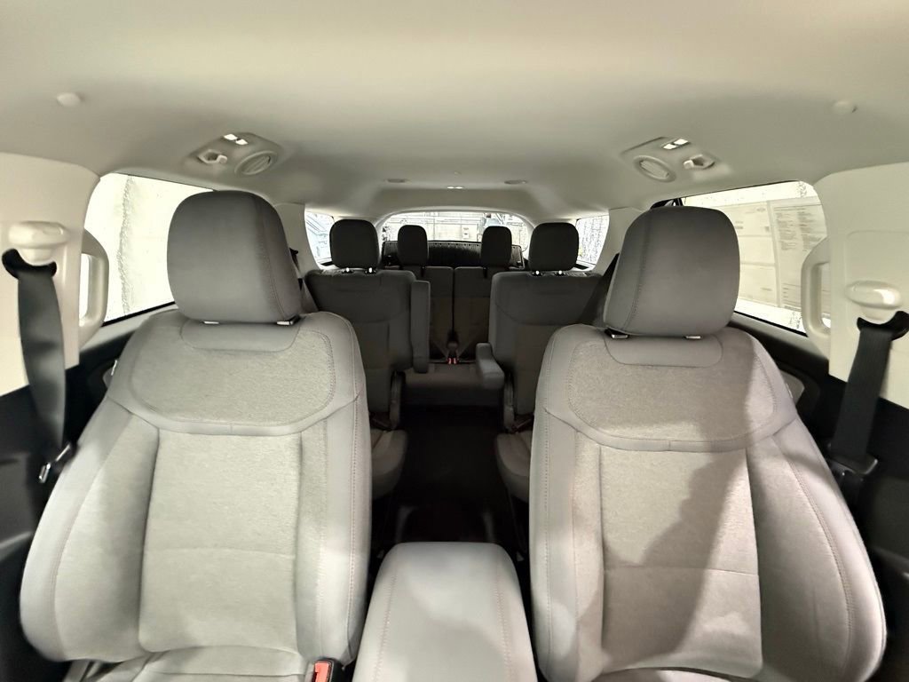 Certified 2025 Ford Explorer Active image 32
