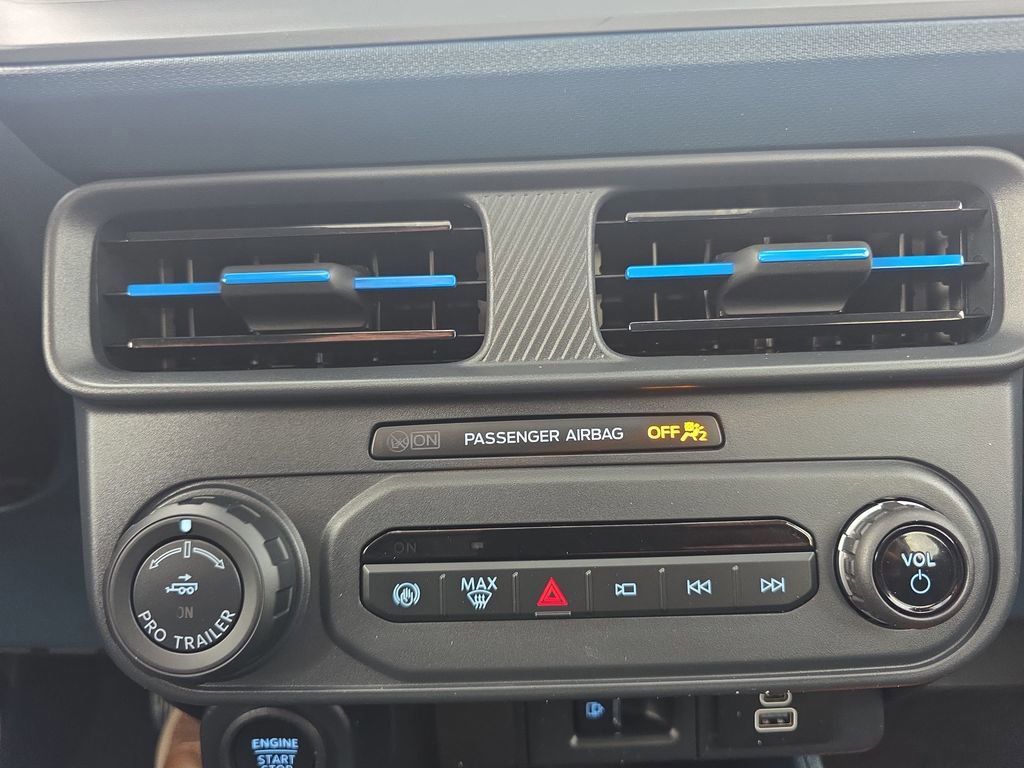 Certified 2025 Ford Maverick Lobo AWD/4WD image 33