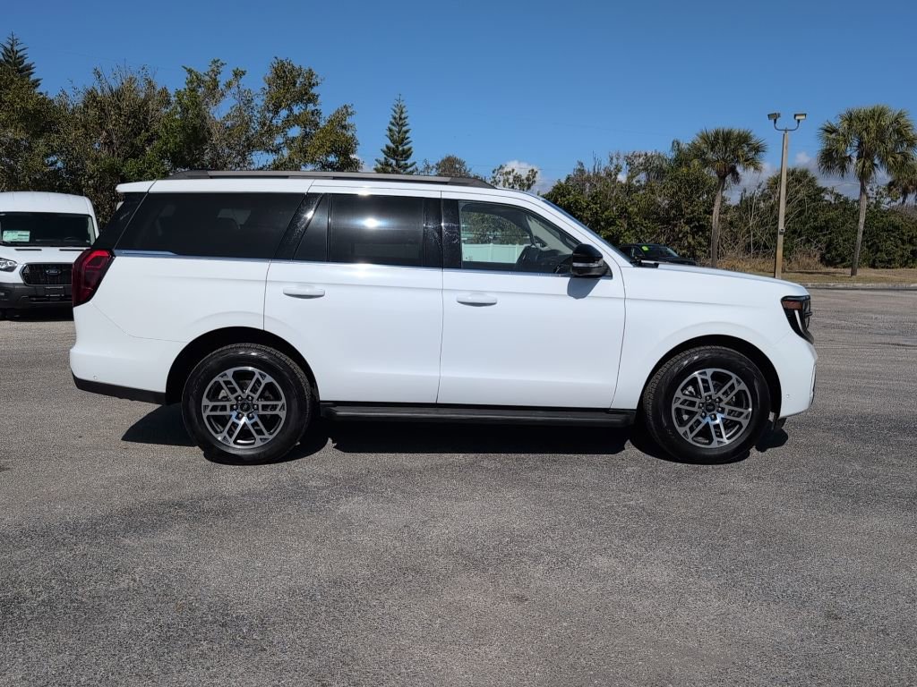 Certified 2025 Ford Expedition Active image 2