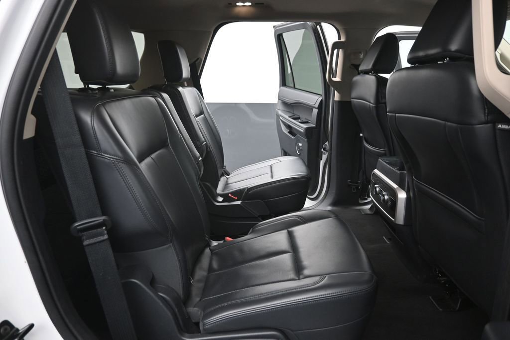 Certified 2024 Ford Expedition XLT RWD image 10