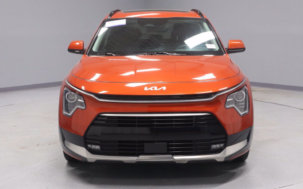 Used 2023 Kia Niro EX Touring FWD image 3