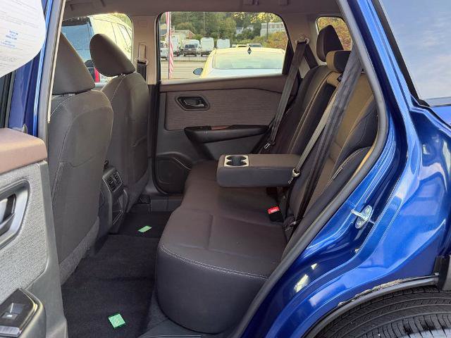 Used 2023 Nissan Rogue S AWD/4WD image 15