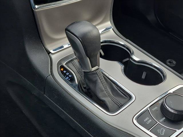 Used 2019 Jeep Grand Cherokee Limited AWD/4WD image 12