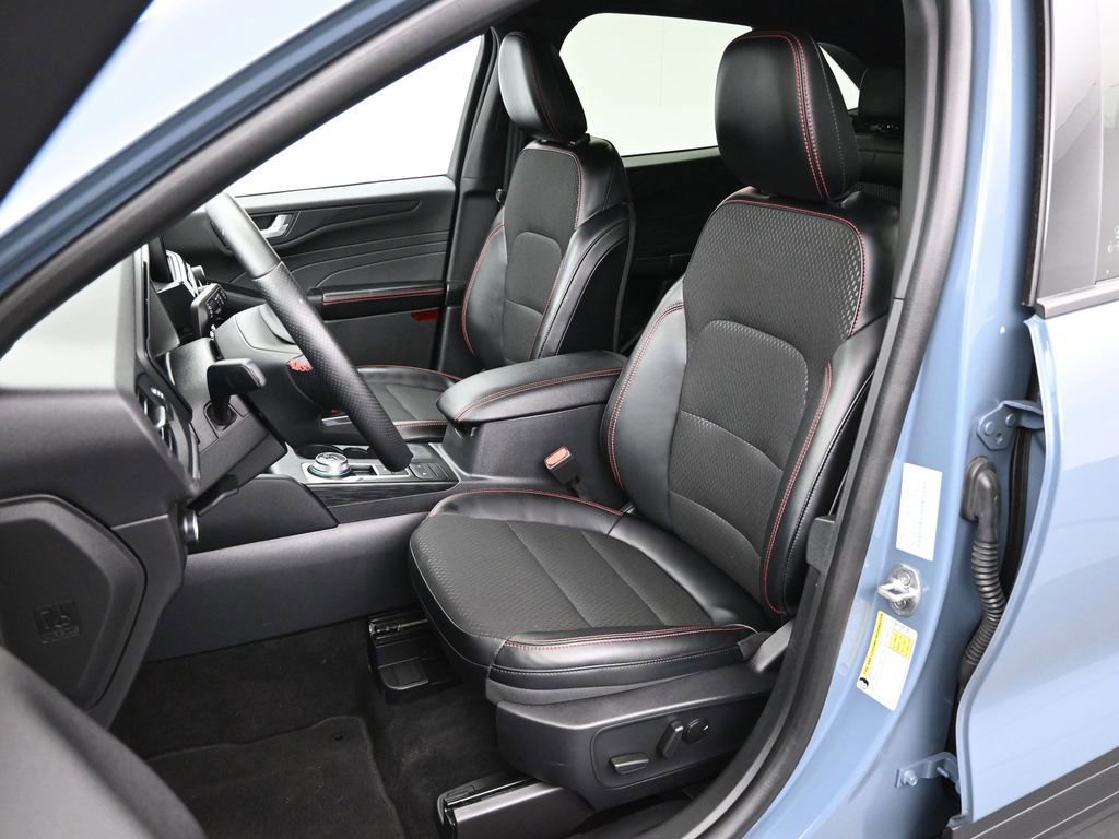 Certified 2025 Ford Escape ST-Line image 38