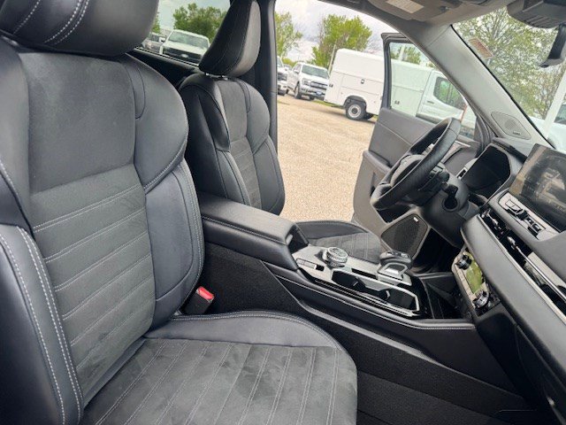 Used 2025 Mitsubishi Outlander SE AWD/4WD image 37