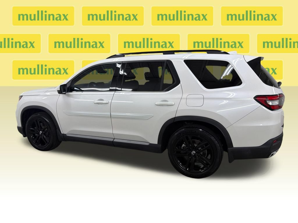 Used 2023 Honda Pilot Touring image 12