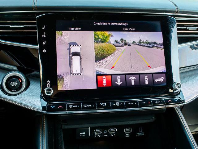 Used 2022 Jeep Grand Wagoneer Series III w/ Rear Seat Video Group 1 AWD/4WD image 23