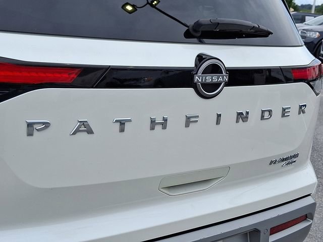 Used 2022 Nissan Pathfinder Platinum image 32