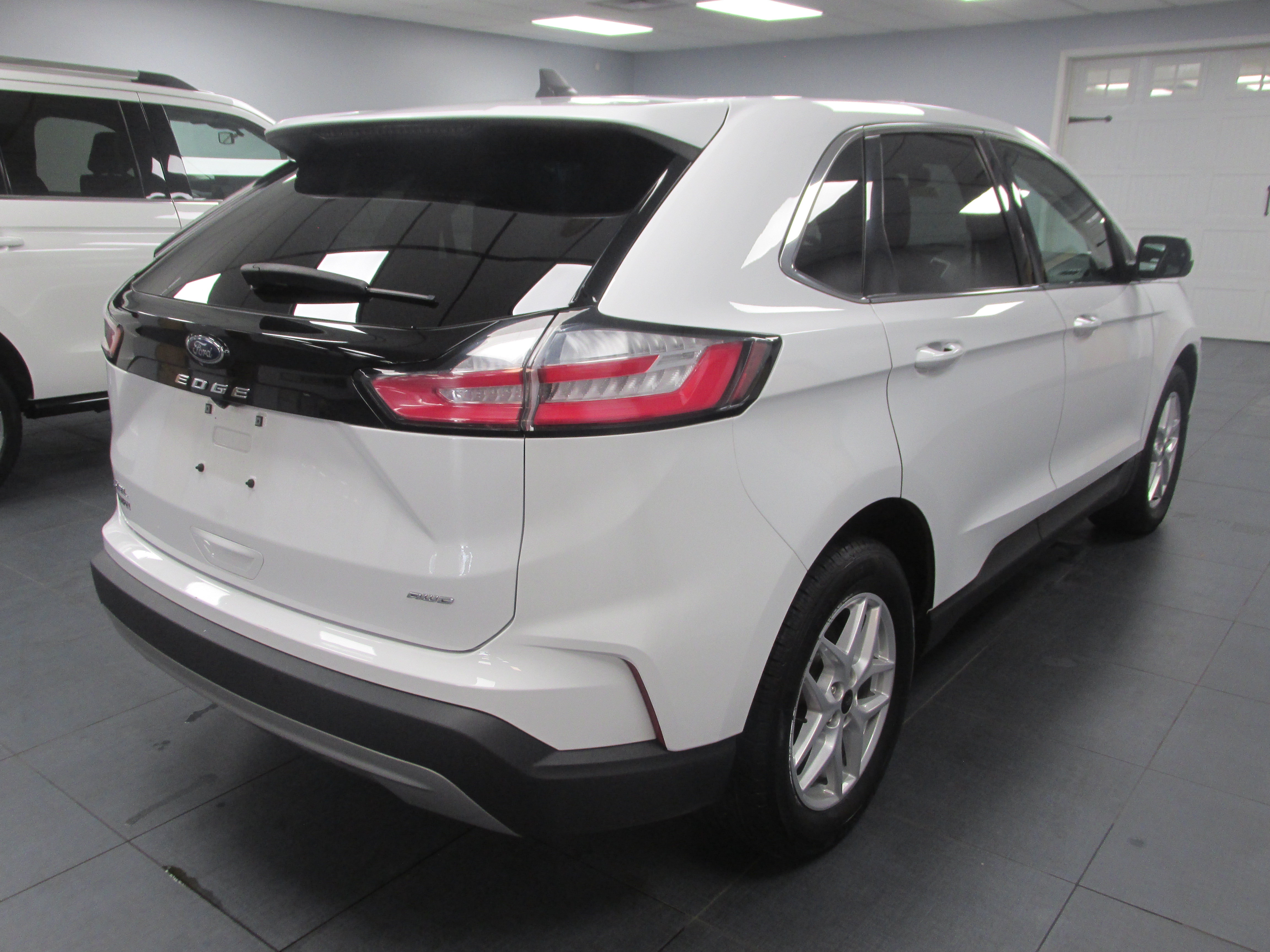 Certified 2024 Ford Edge SEL AWD/4WD image 5