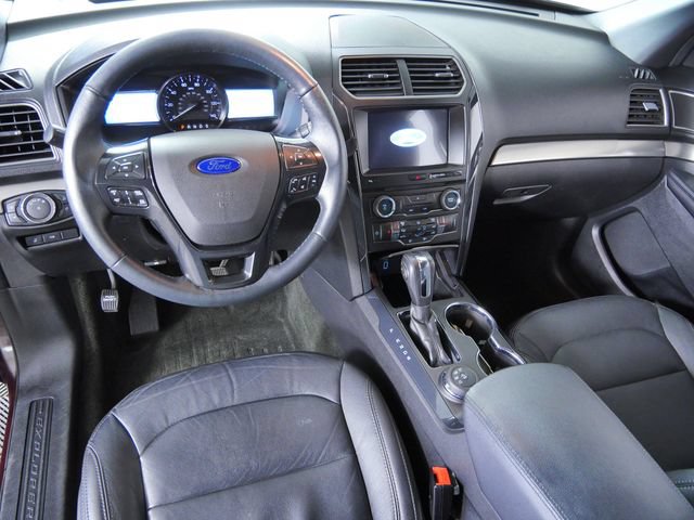 Certified 2018 Ford Explorer XLT w/ Equipment Group 202A AWD/4WD image 4