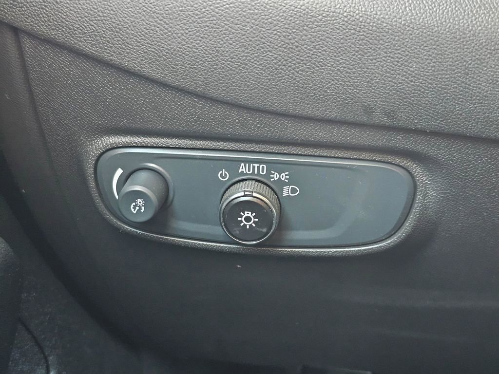 Used 2024 Chevrolet Equinox LT AWD/4WD image 29