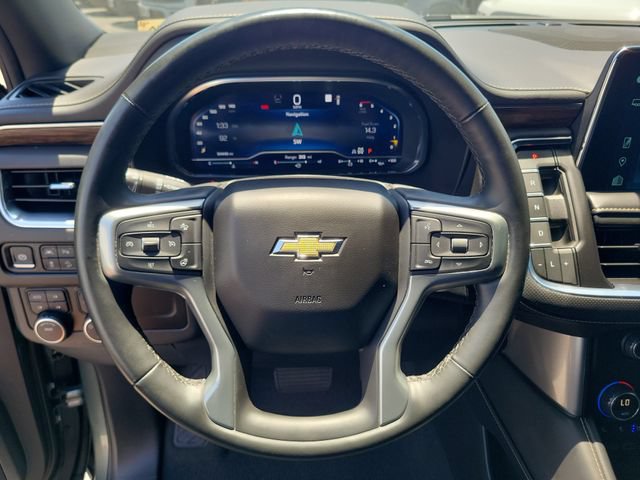 Used 2024 Chevrolet Suburban Premier w/ Premium Package 2 AWD/4WD image 23