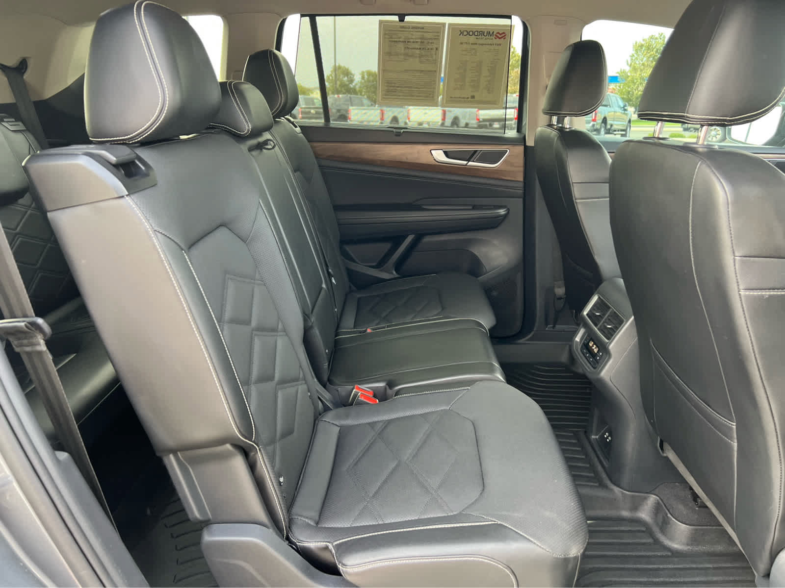Used 2024 Volkswagen Atlas SE AWD/4WD image 5