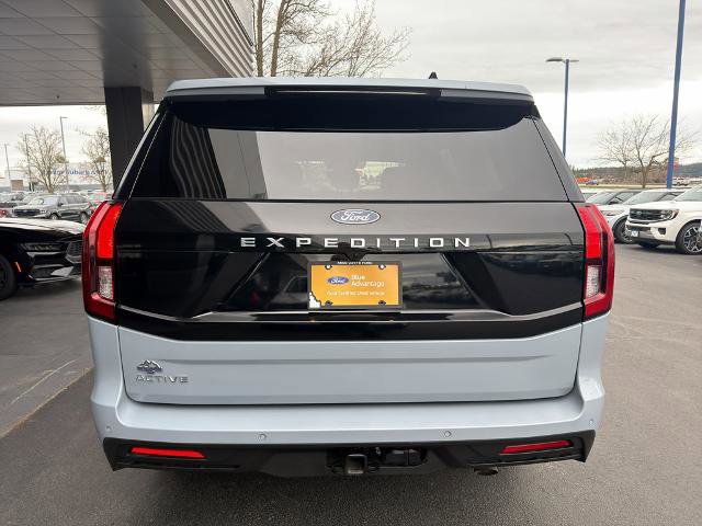 Certified 2025 Ford Expedition Active image 3