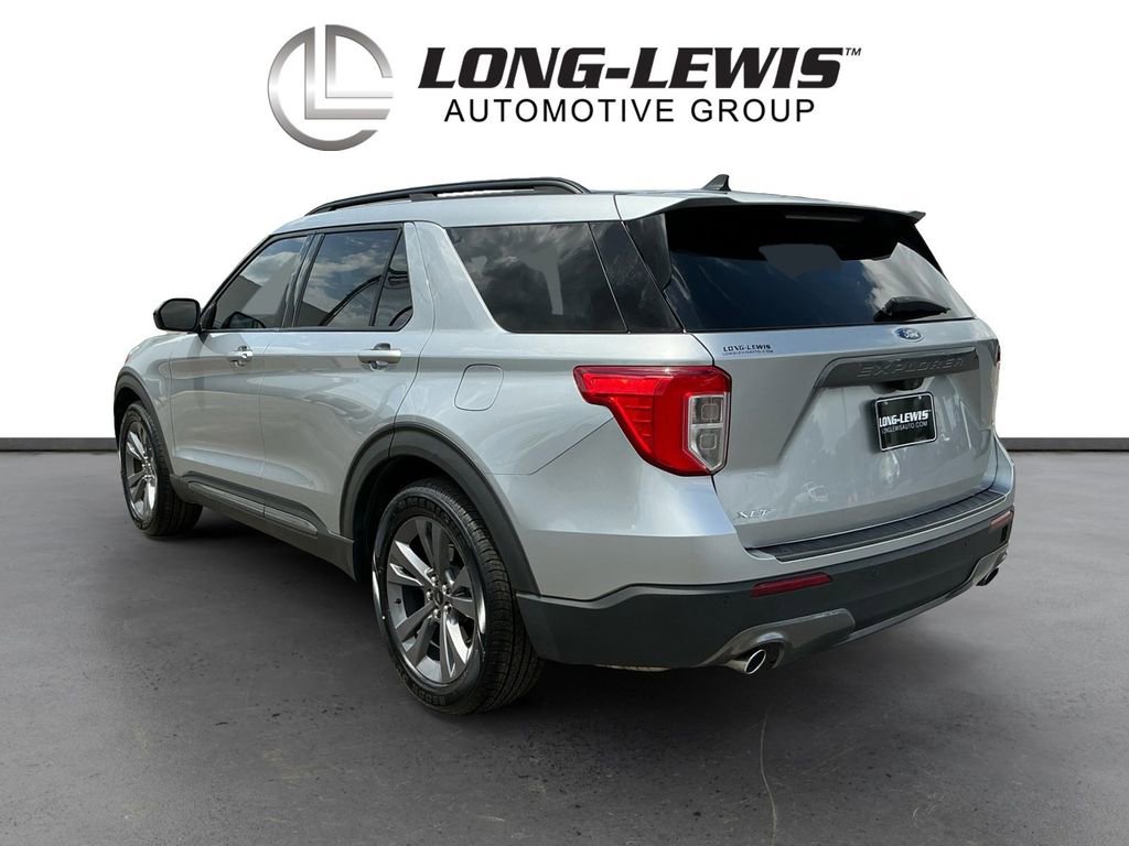 Certified 2022 Ford Explorer XLT w/ Equipment Group 202A RWD image 4