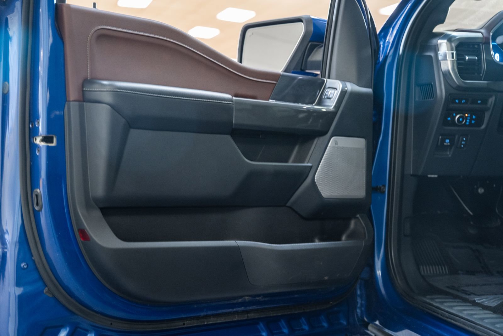 Certified 2023 Ford F150 Lariat w/ Equipment Group 502A High image 51