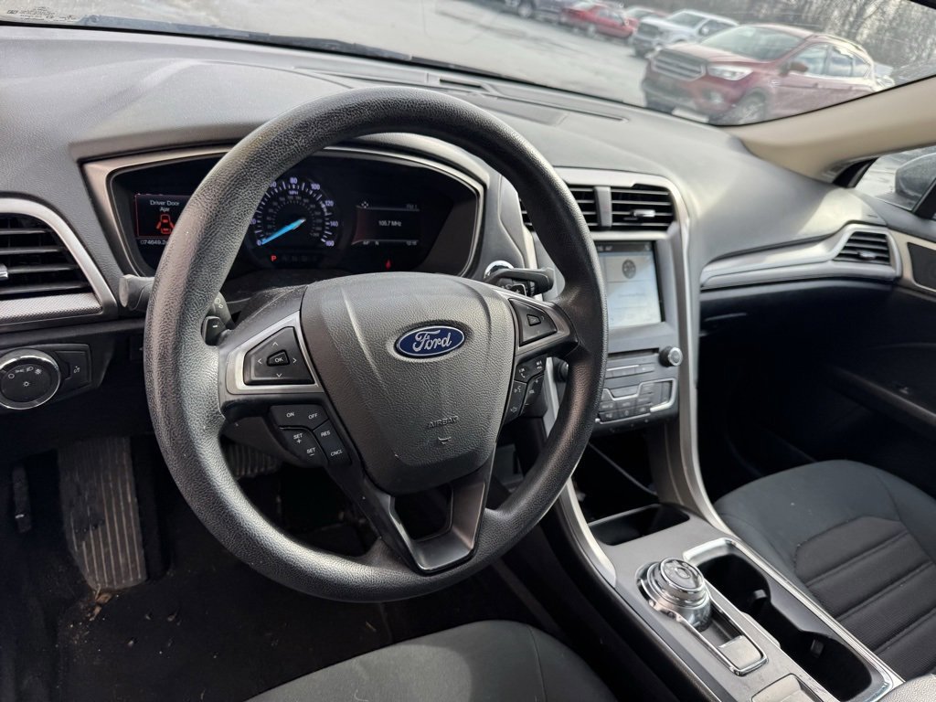 Certified 2018 Ford Fusion SE w/ Fusion SE Technology Package image 7