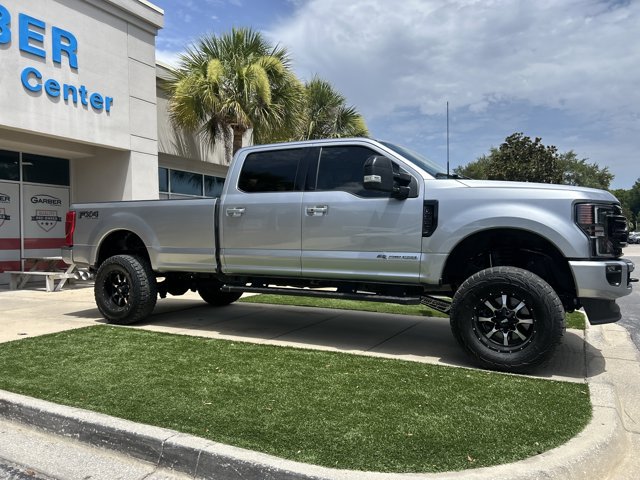 Certified 2022 Ford F350 Lariat w/ Black Appearance Package AWD/4WD image 3