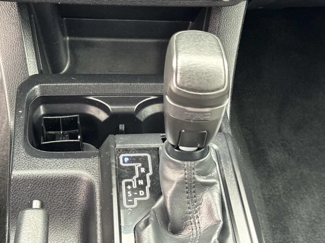 Used 2022 Toyota Tacoma SR AWD/4WD image 17