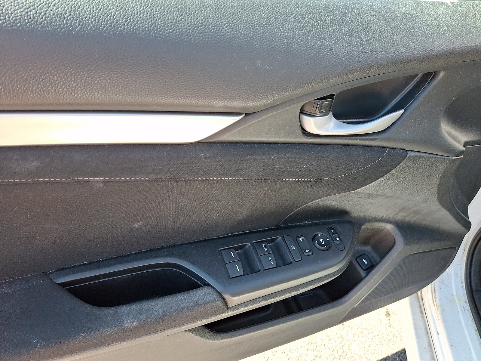 Used 2018 Honda Civic EX image 13