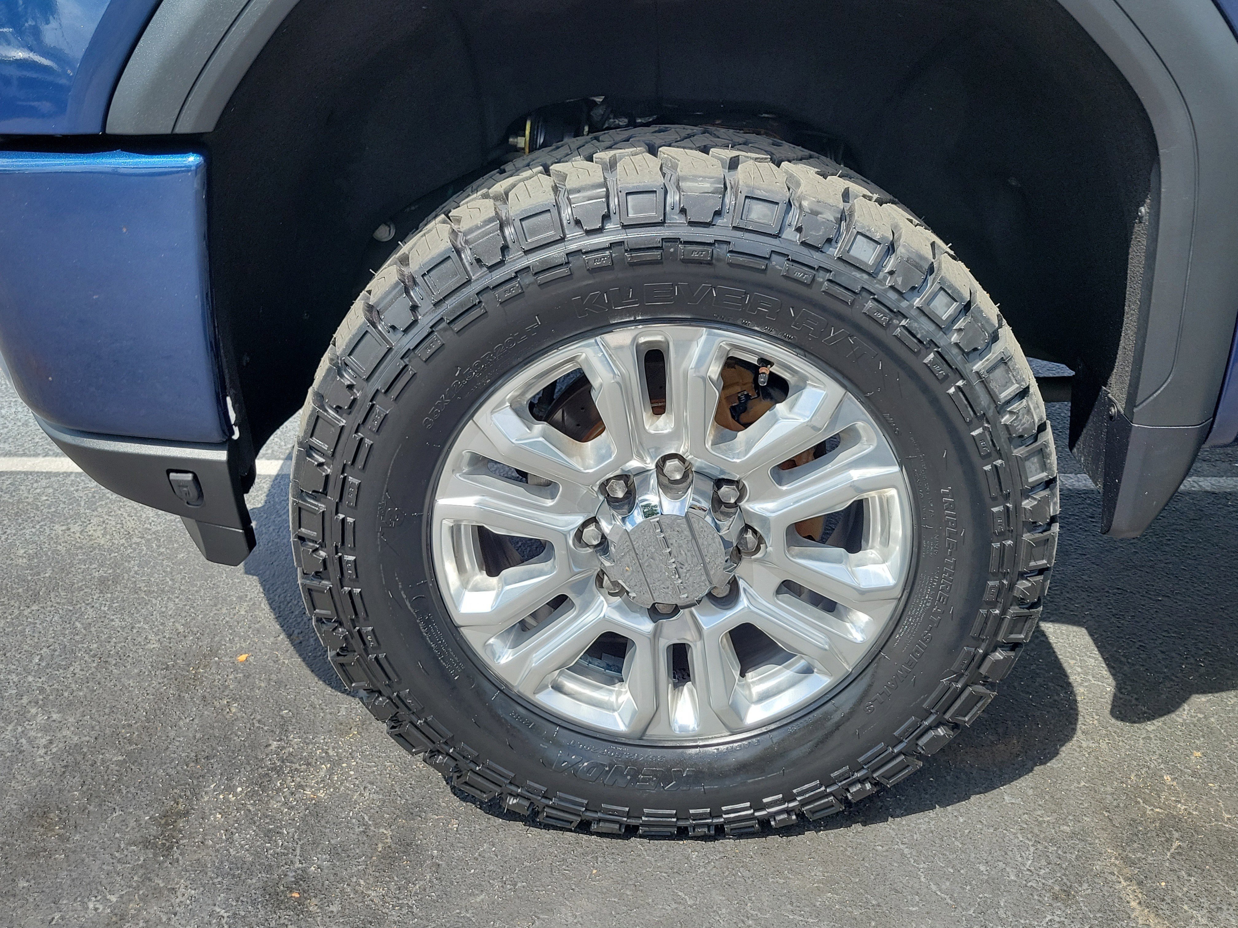 Used 2023 GMC Sierra 2500 Denali w/ Technology Package AWD/4WD image 5