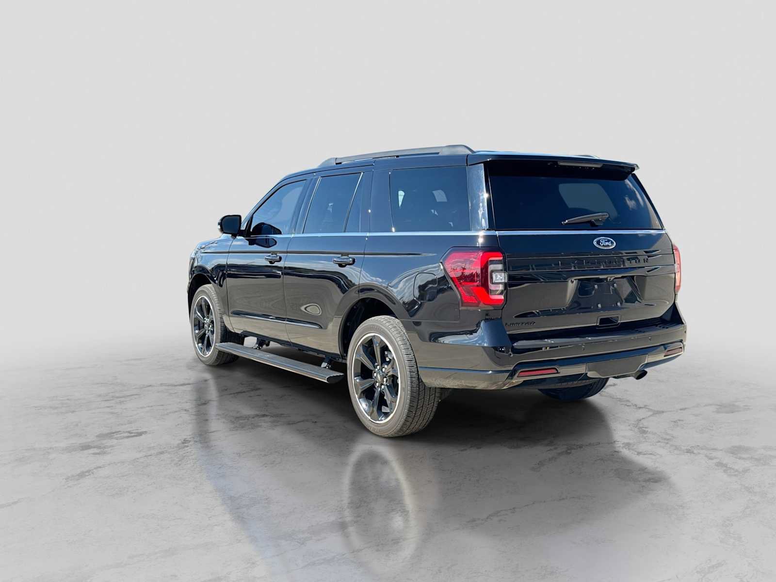Certified 2023 Ford Expedition Limited AWD/4WD image 4