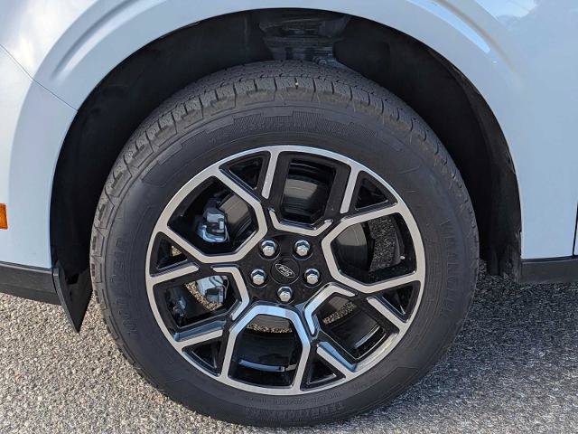 Certified 2025 Ford Maverick Lariat AWD/4WD image 10
