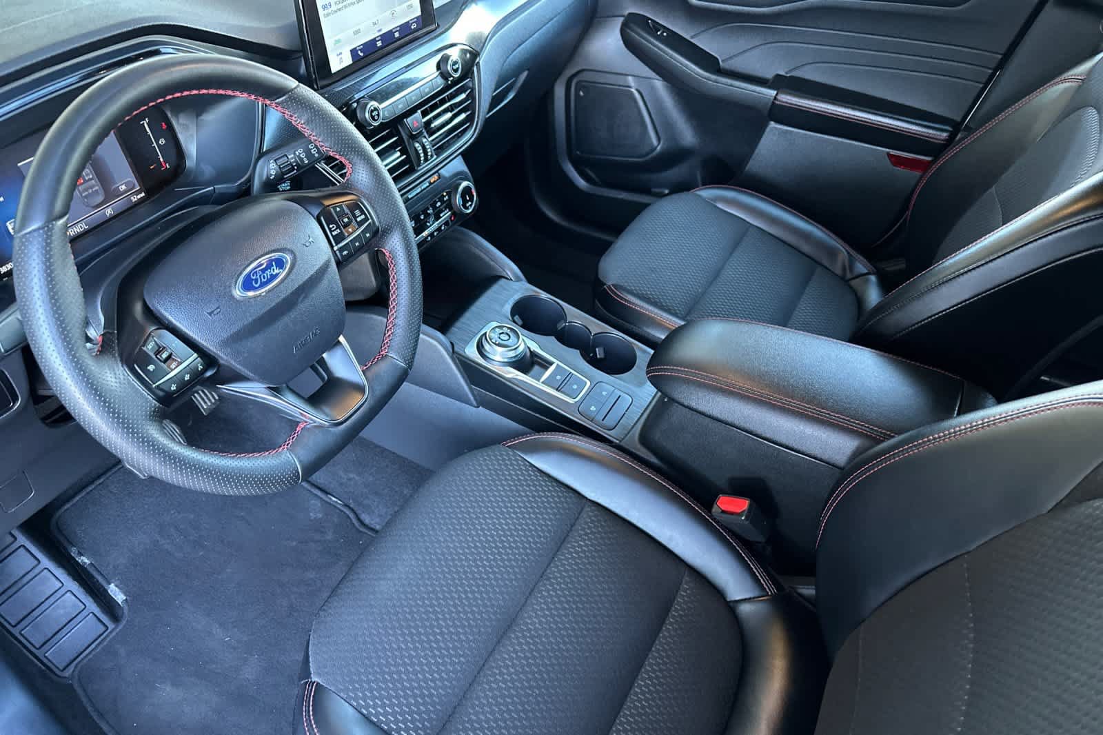 Certified 2025 Ford Escape ST-Line Select AWD/4WD image 11