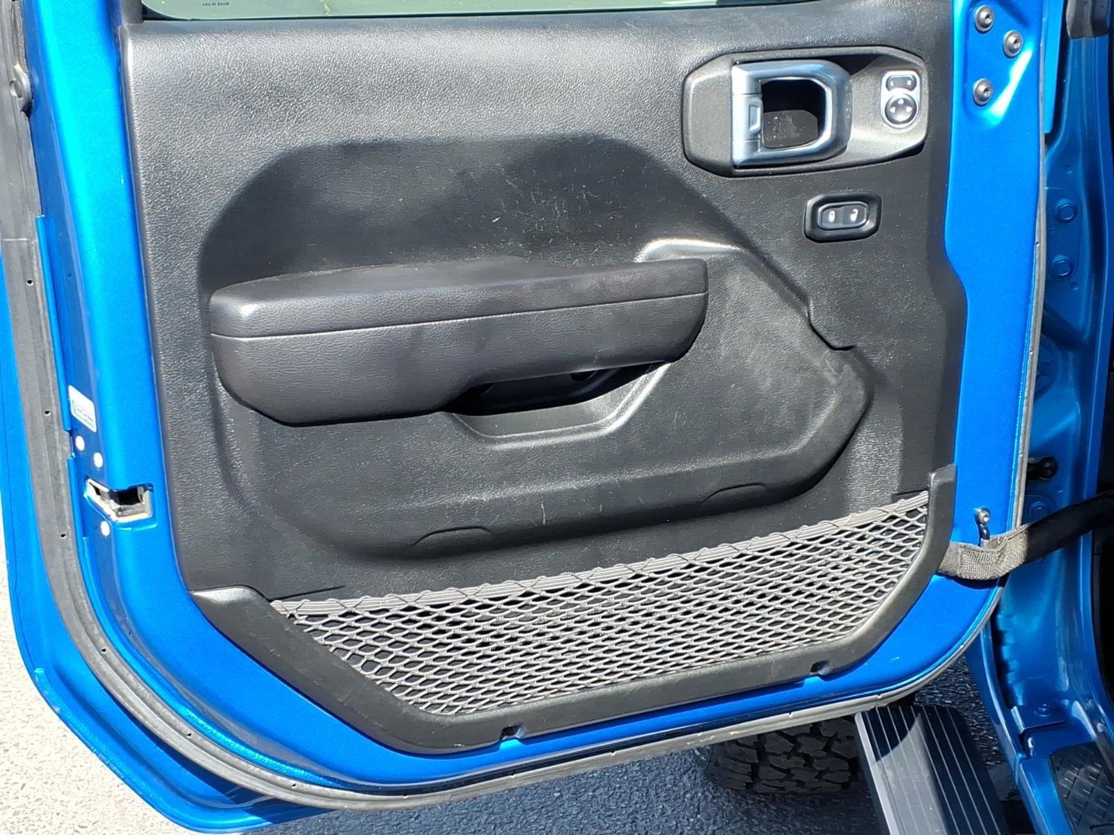 Used 2021 Jeep Gladiator Sport image 20