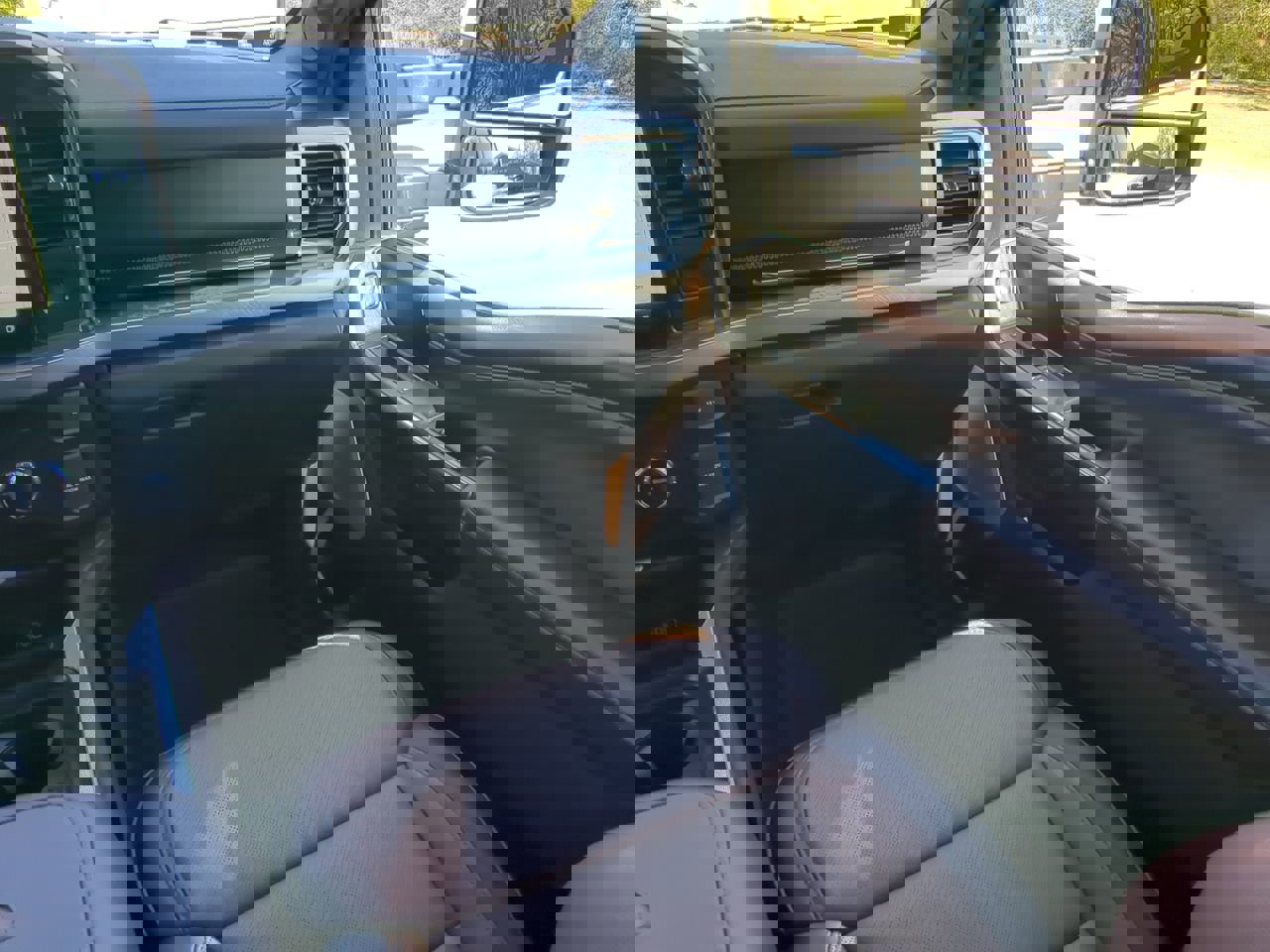 Certified 2025 Ford F350 King Ranch w/ Chrome Package image 15