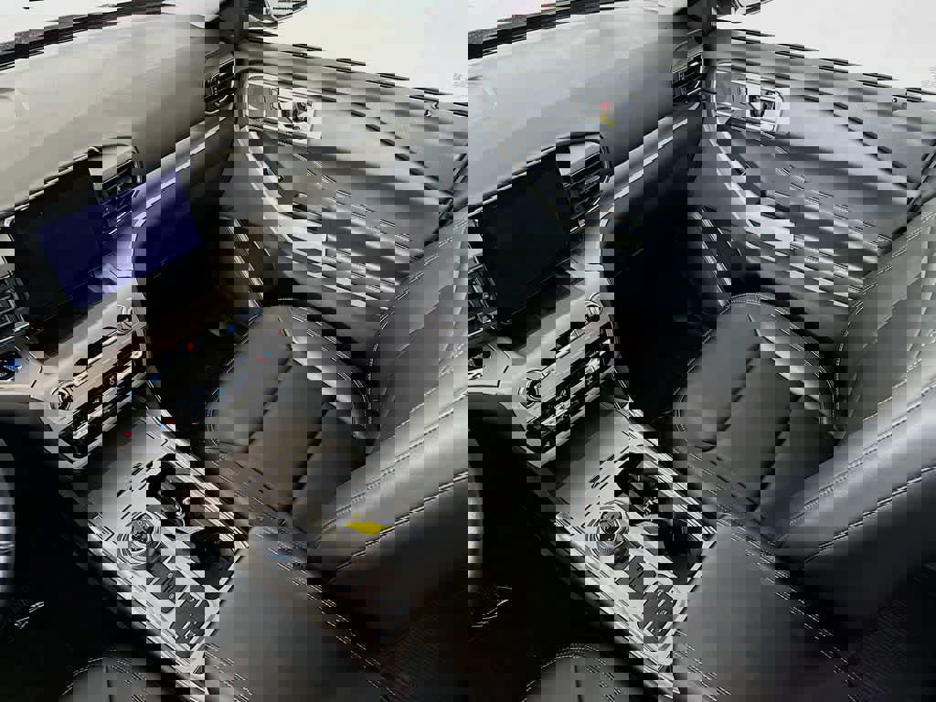 Certified 2022 Ford Explorer XLT w/ Equipment Group 202A image 14