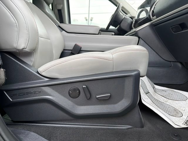 Certified 2025 Ford Expedition Active AWD/4WD image 35