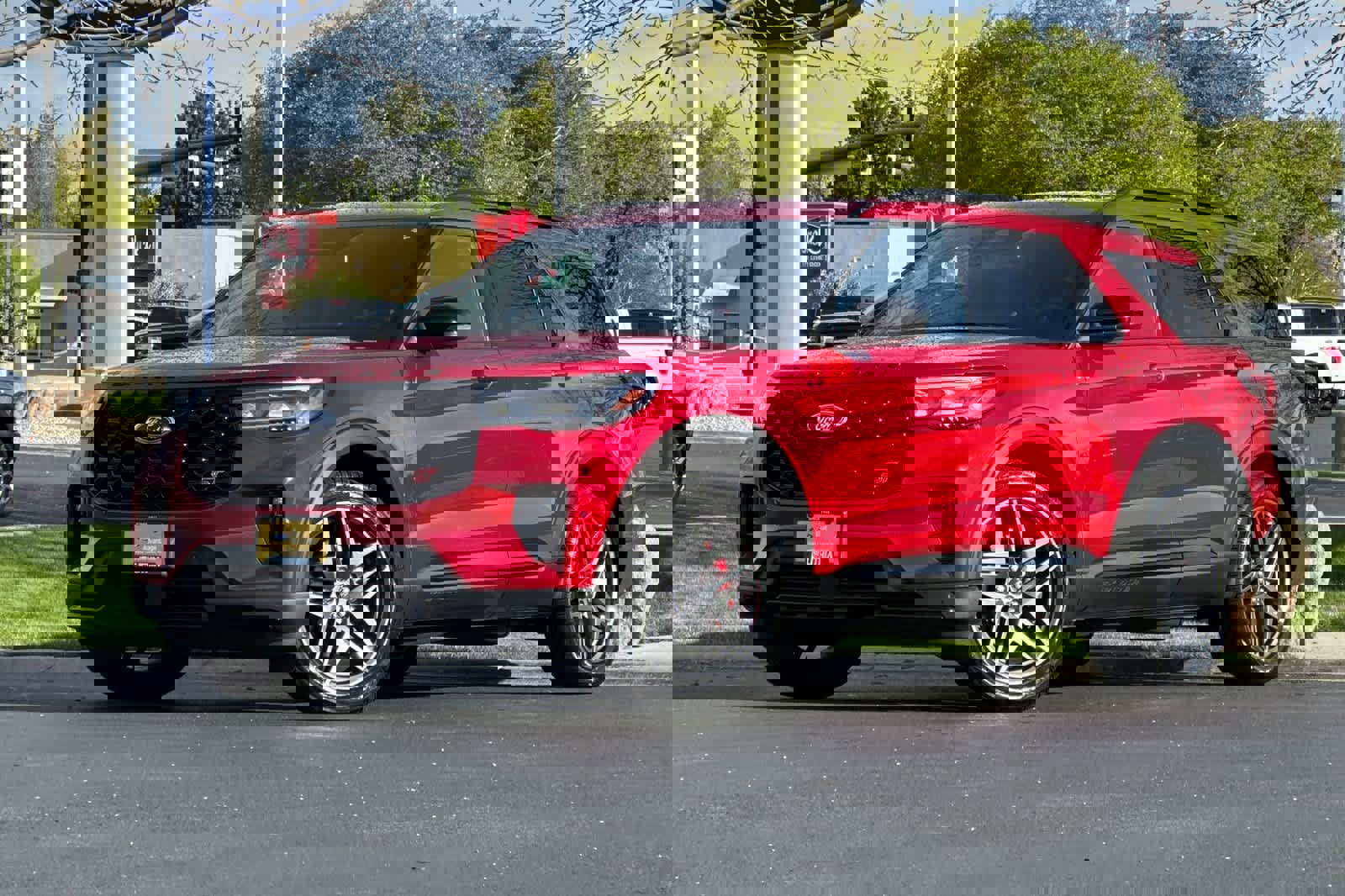 Certified 2025 Ford Explorer ST image 1