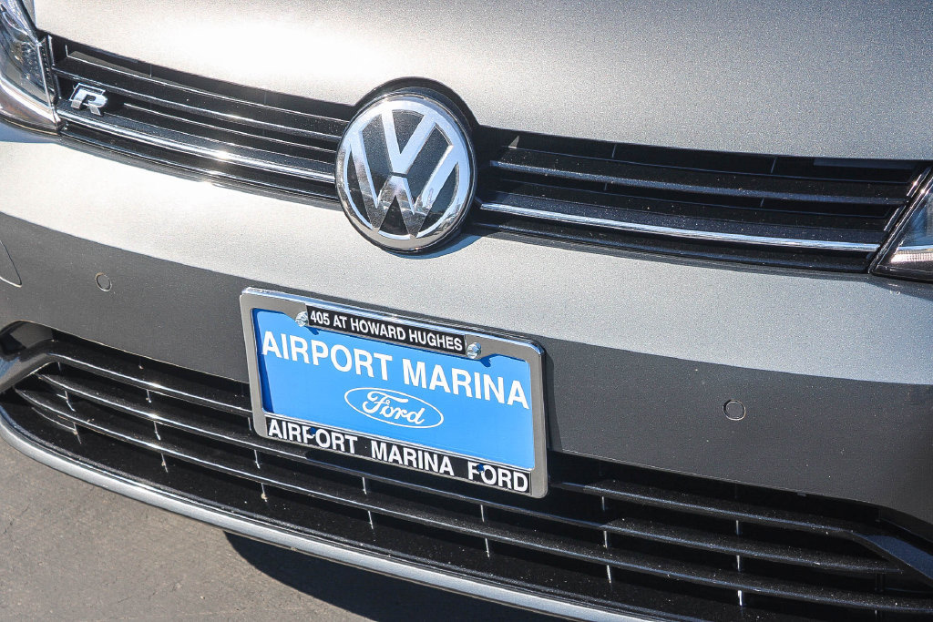 Used 2018 Volkswagen Golf R 4-Door AWD/4WD image 14