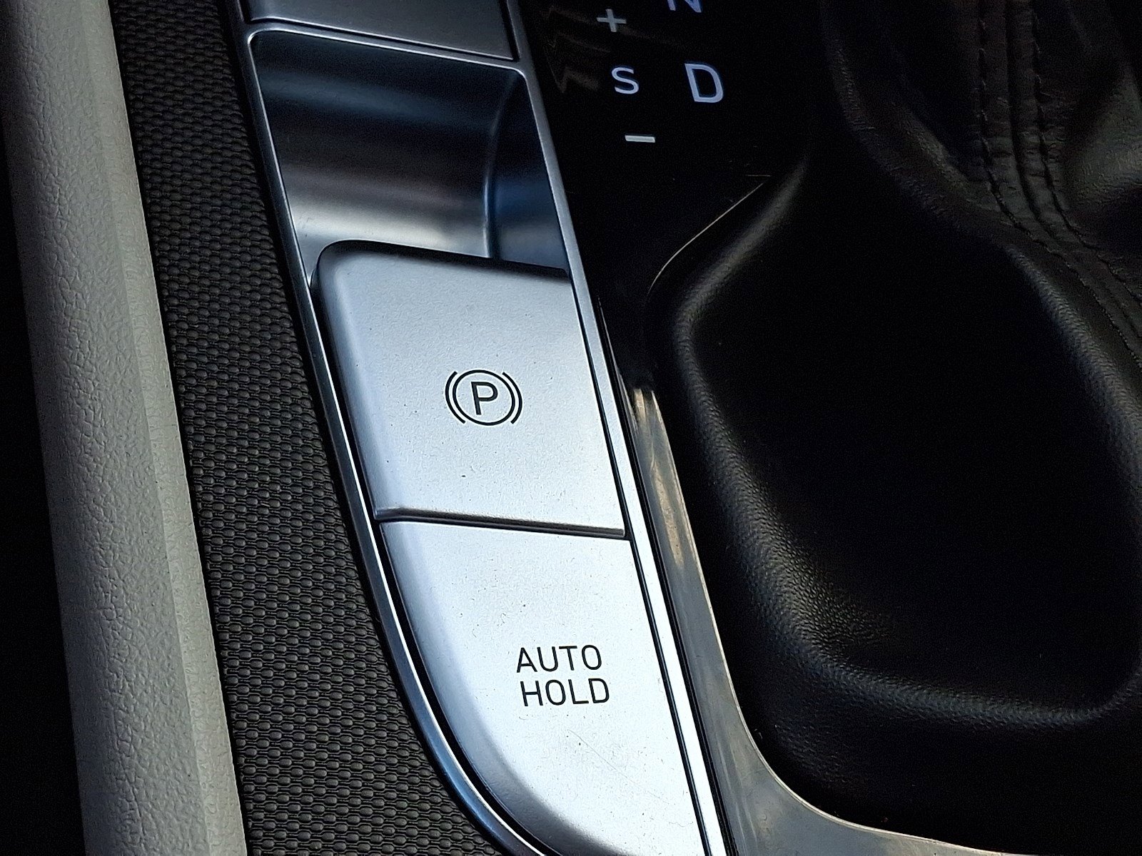 Used 2025 Hyundai Elantra Limited FWD image 22