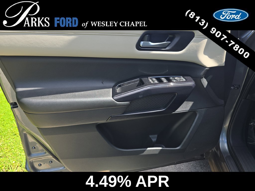 Used 2022 Nissan Pathfinder SV FWD image 16