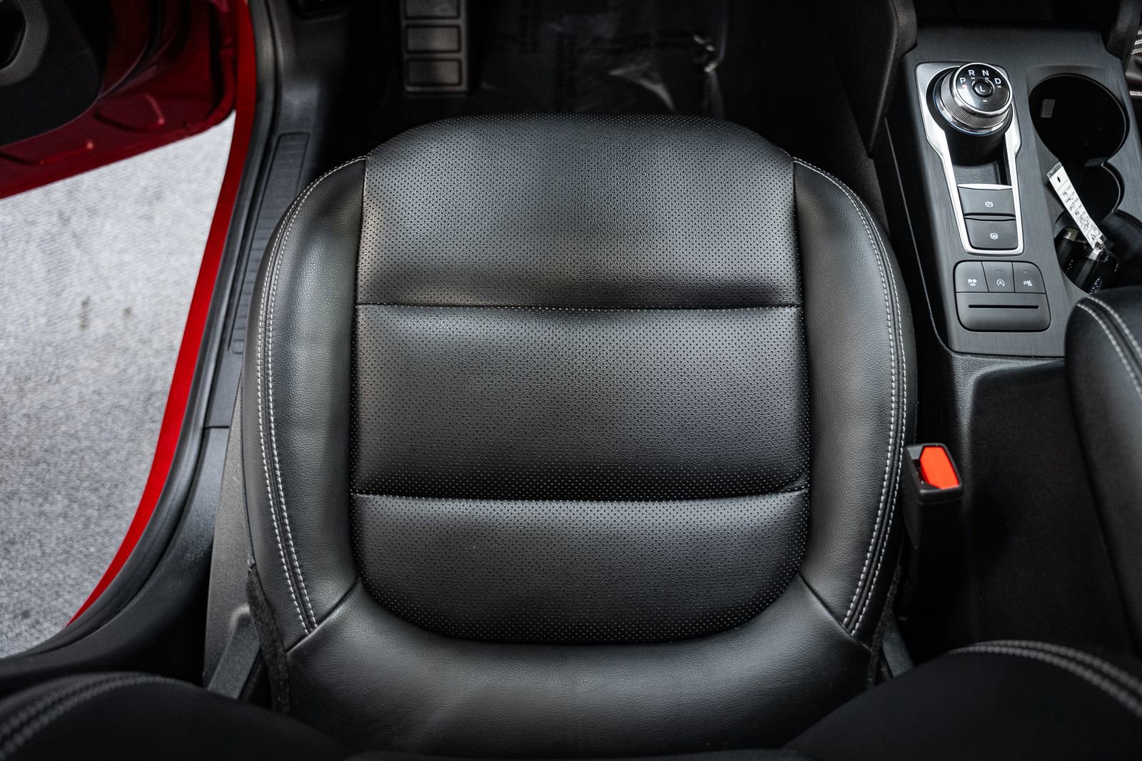 Certified 2022 Ford Escape Titanium image 37