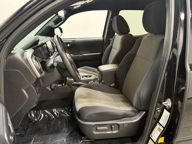 Used 2020 Toyota Tacoma TRD Sport w/ Technology Package AWD/4WD image 14