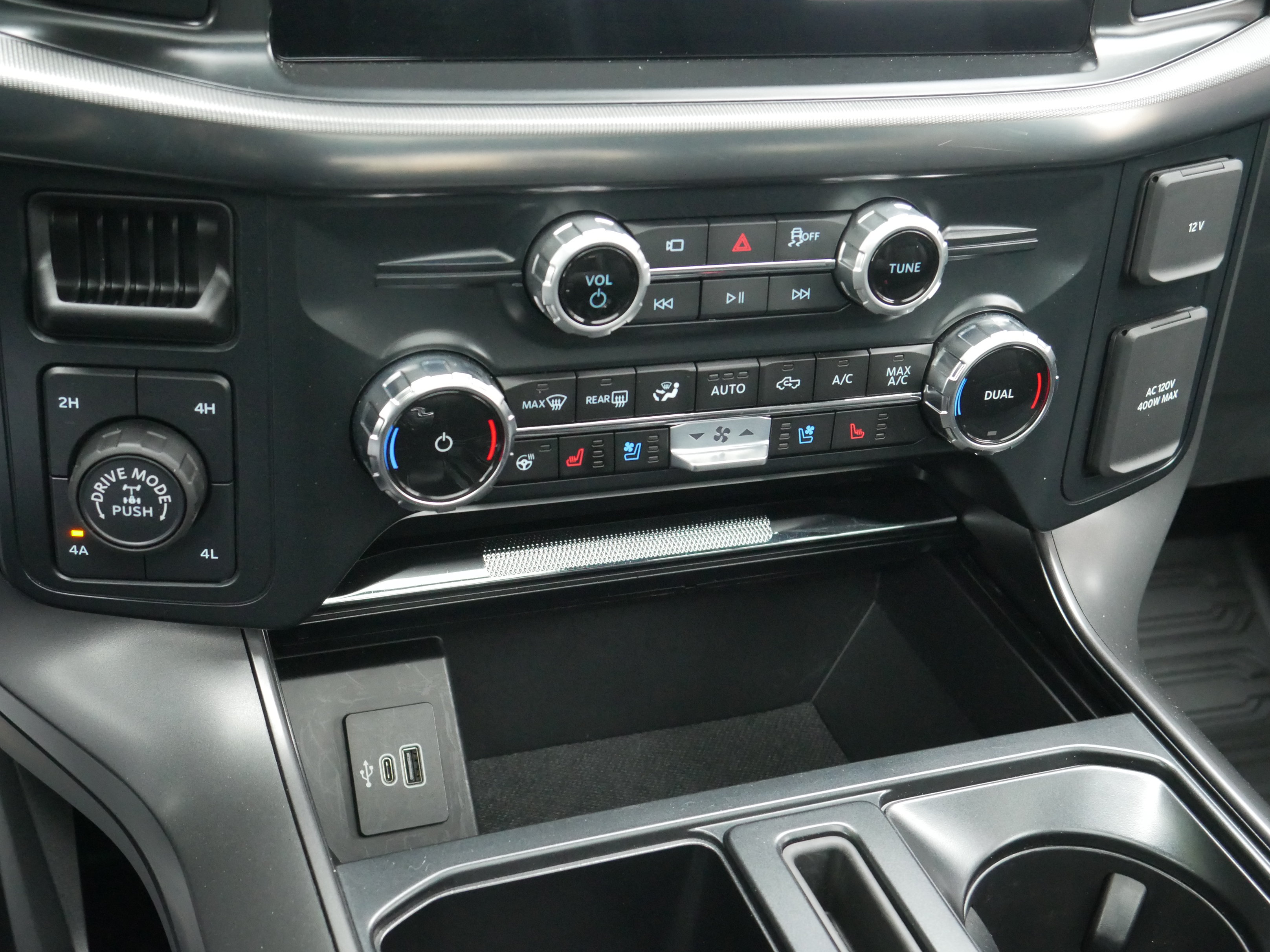Certified 2025 Ford F150 Lariat AWD/4WD image 17
