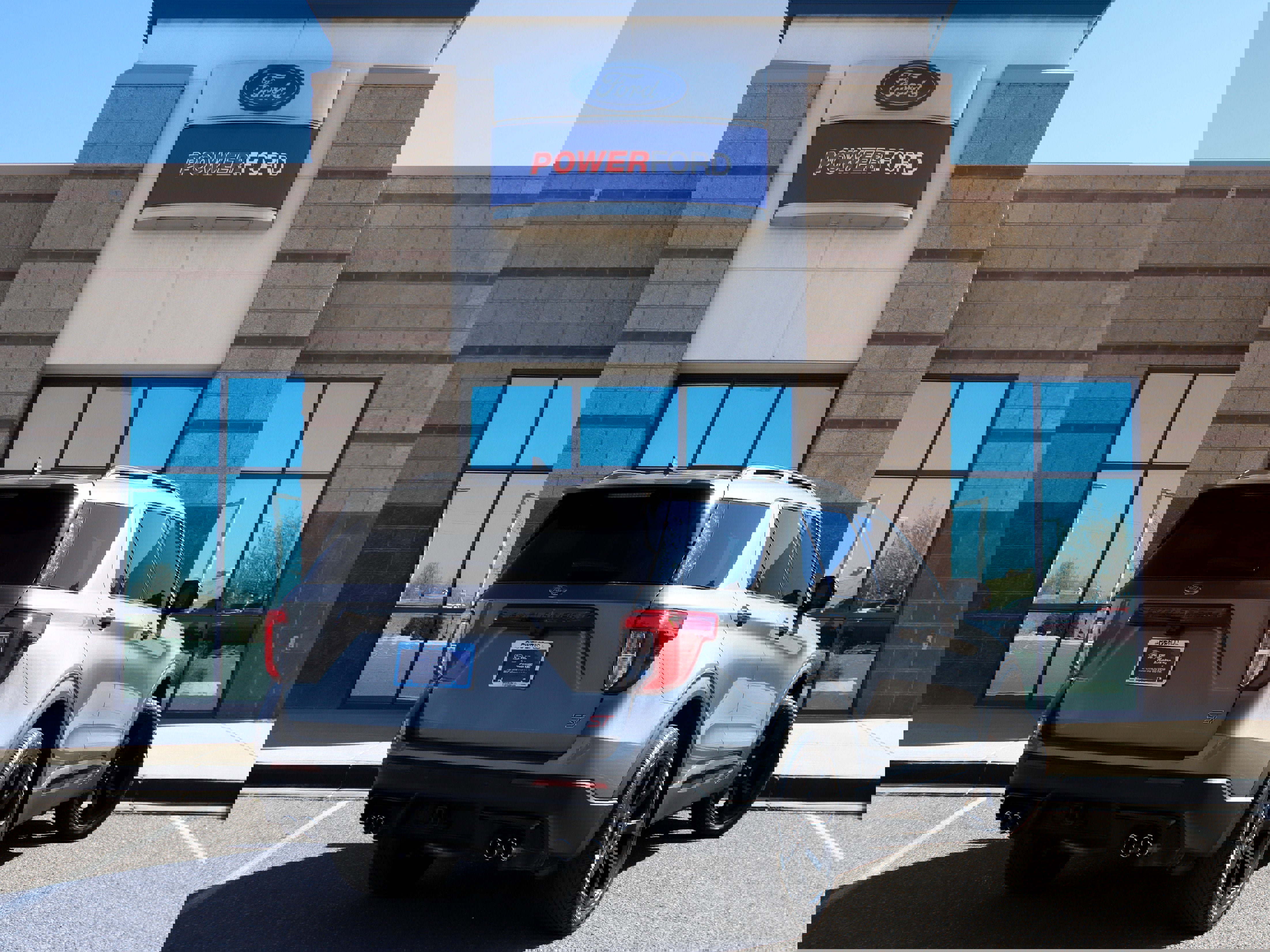 Certified 2024 Ford Explorer ST w/ Equipment Group 401A image 5